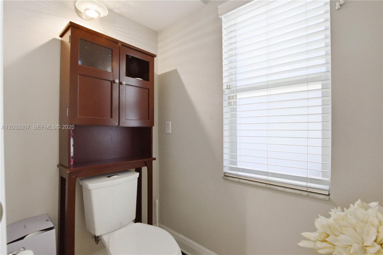 5940 NW 52nd St , Coral Springs, FL 33067 Photo