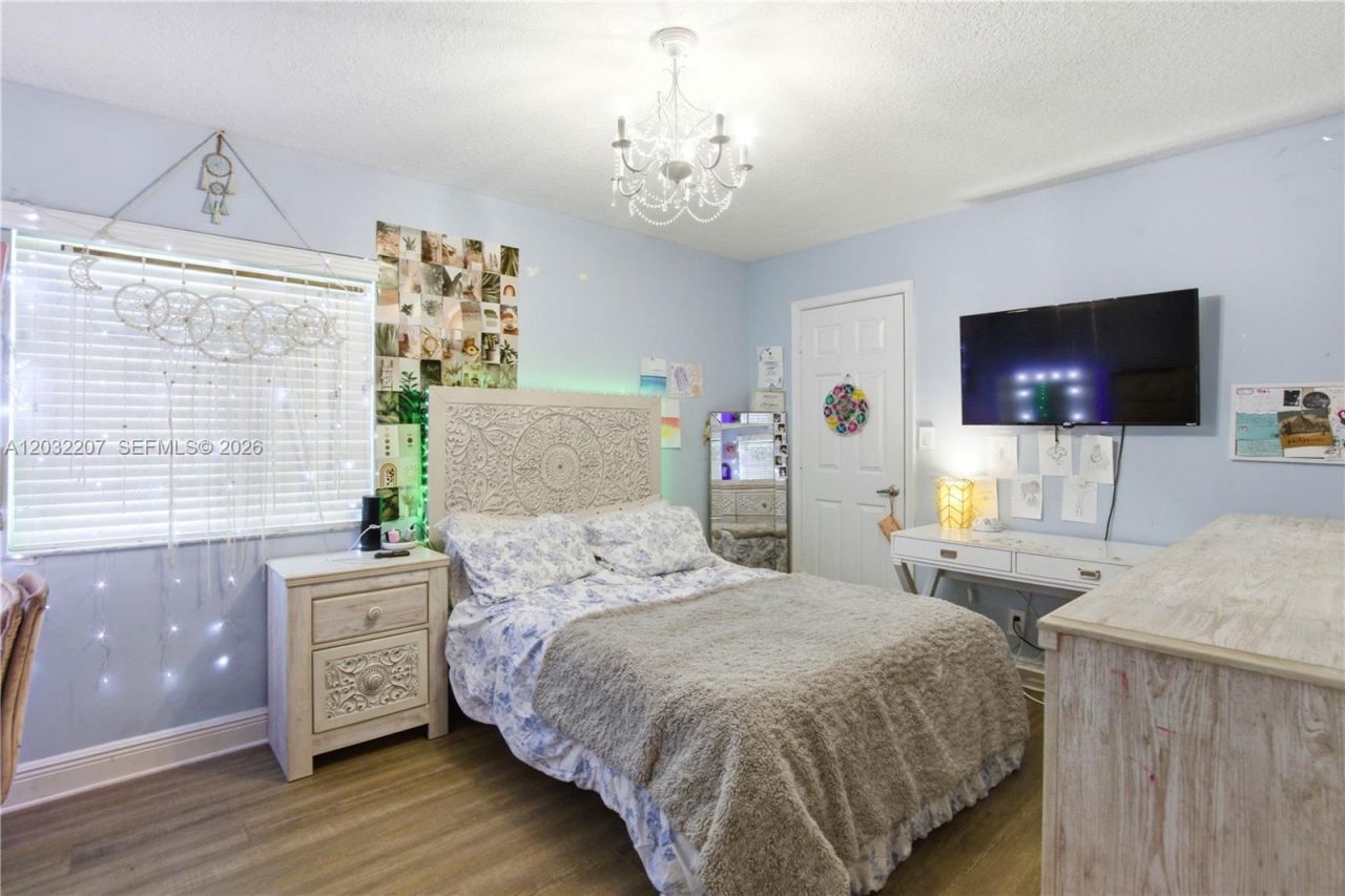 5940 NW 52nd St , Coral Springs, FL 33067 Photo