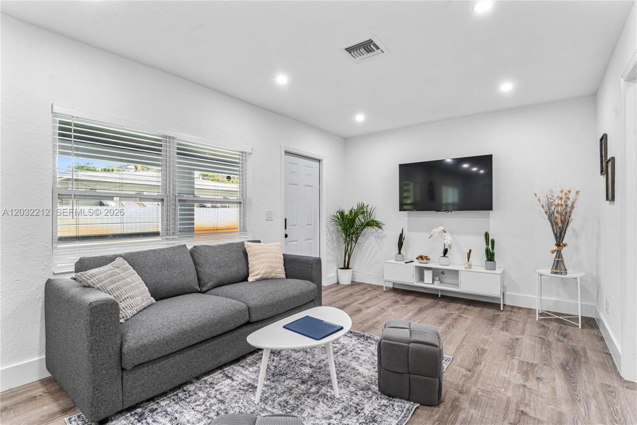 1523 NE 118th Ter , Unit 2, Miami, FL 33161 Photo
