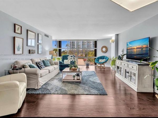 6423 Collins Ave , Unit 409, Miami Beach, FL 33141