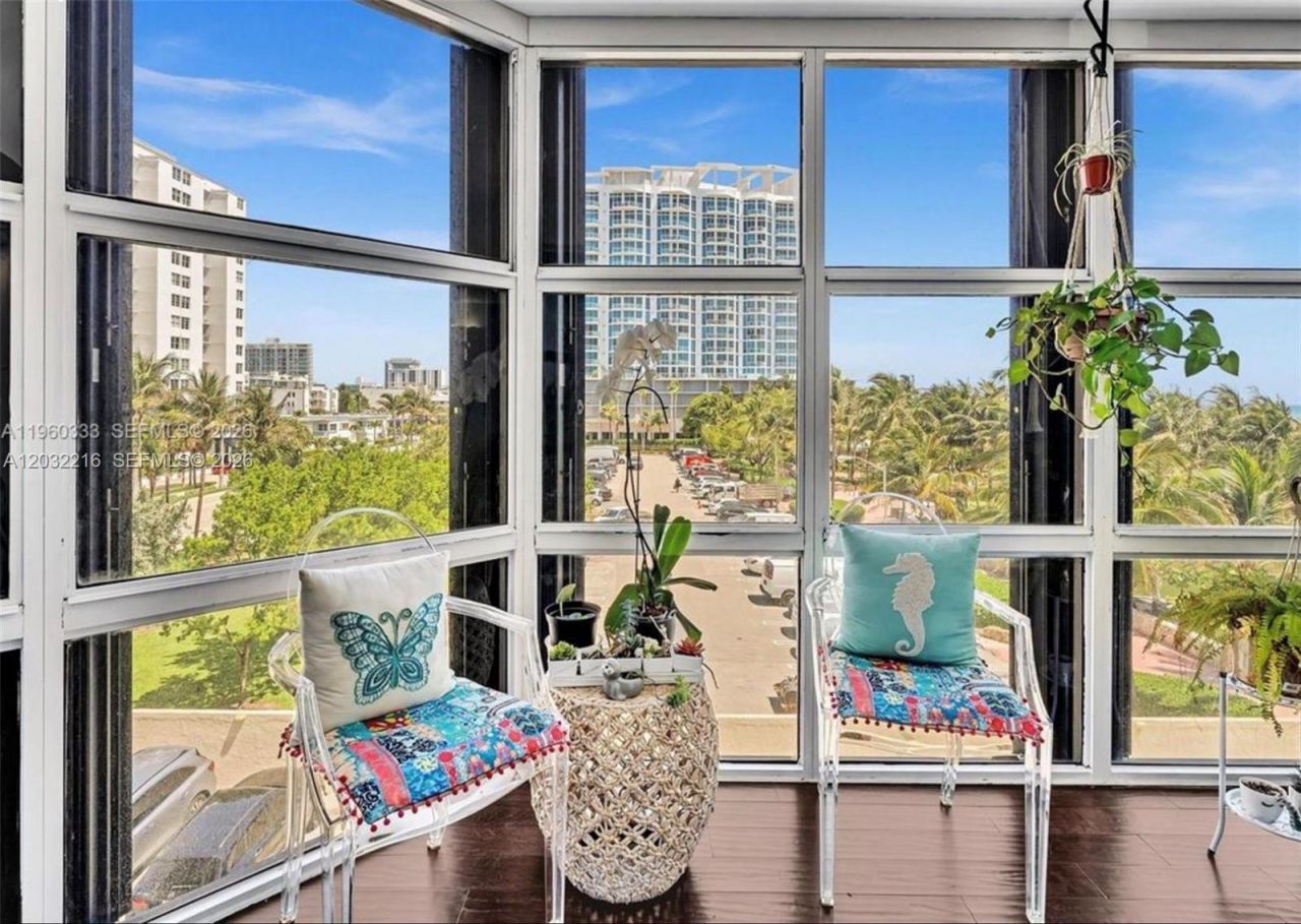 6423 Collins Ave , Unit 409, Miami Beach, FL 33141 Photo