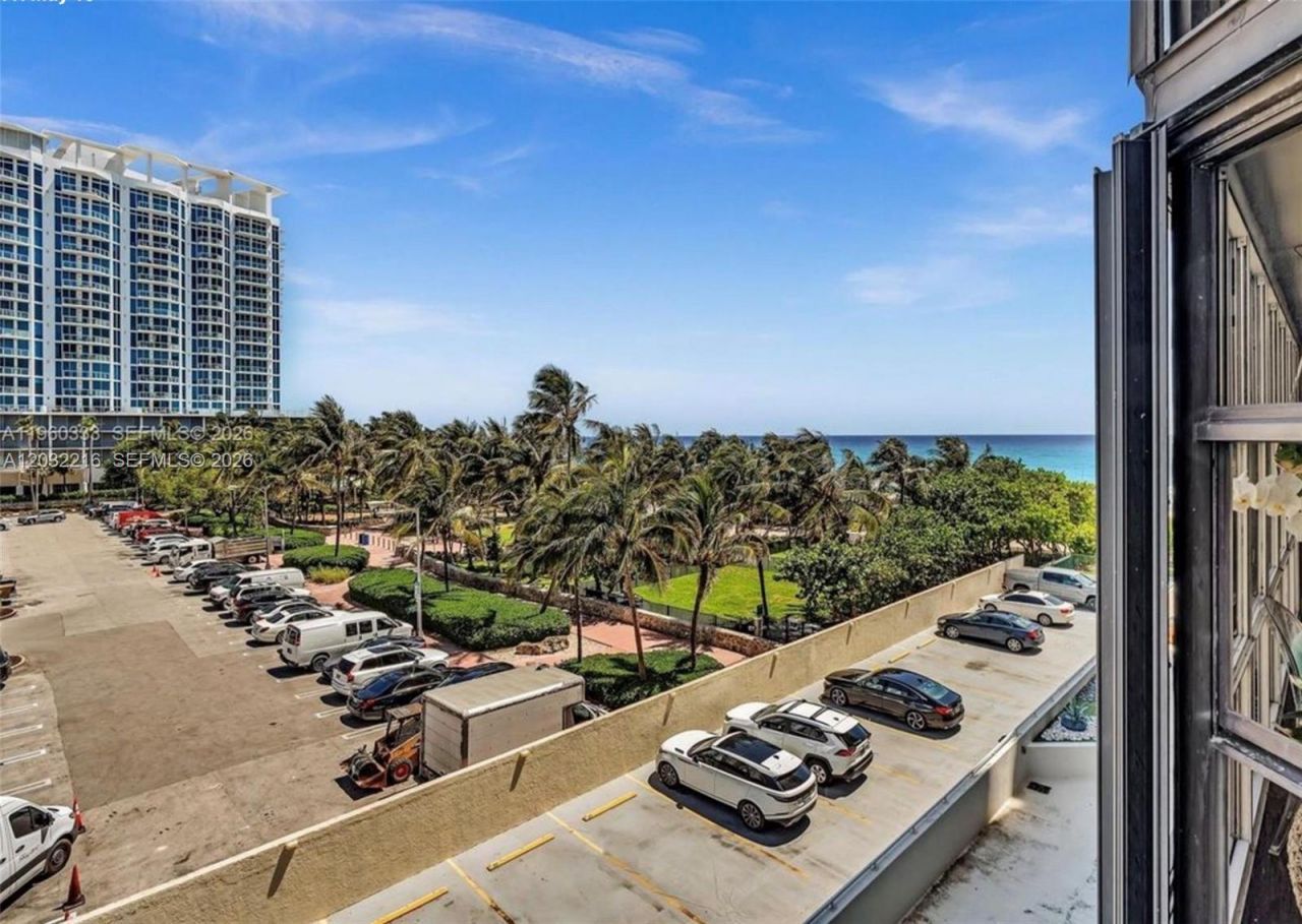 6423 Collins Ave , Unit 409, Miami Beach, FL 33141 Photo