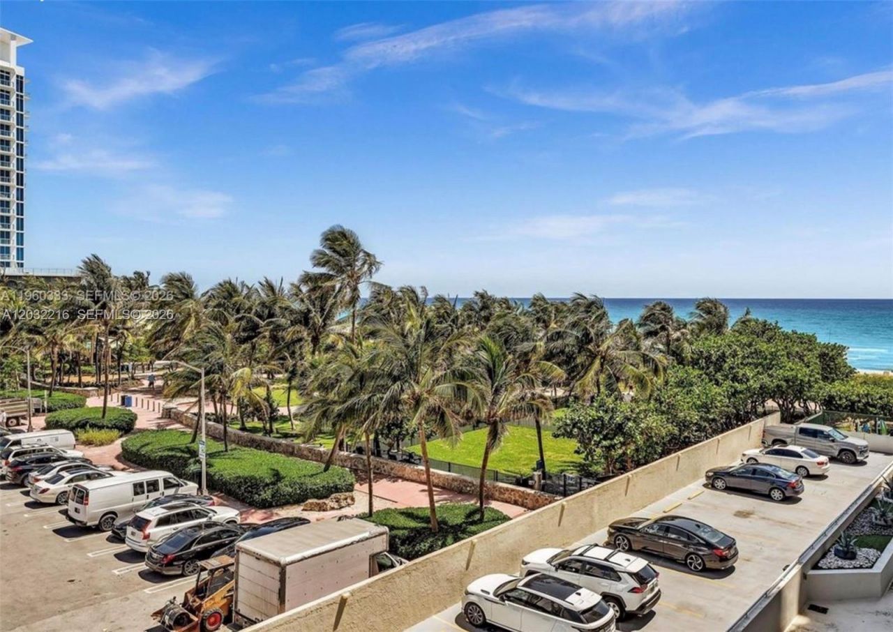 6423 Collins Ave , Unit 409, Miami Beach, FL 33141 Photo