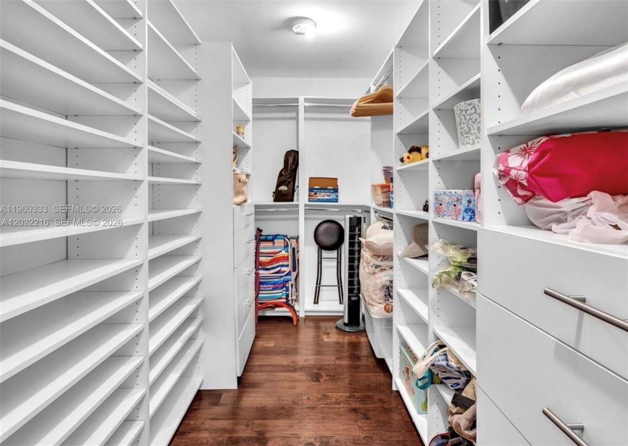 6423 Collins Ave , Unit 409, Miami Beach, FL 33141 Photo