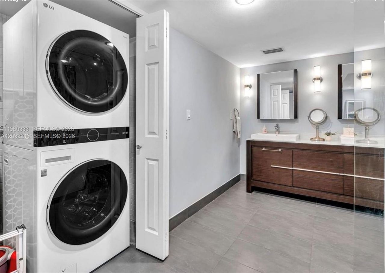 6423 Collins Ave , Unit 409, Miami Beach, FL 33141 Photo