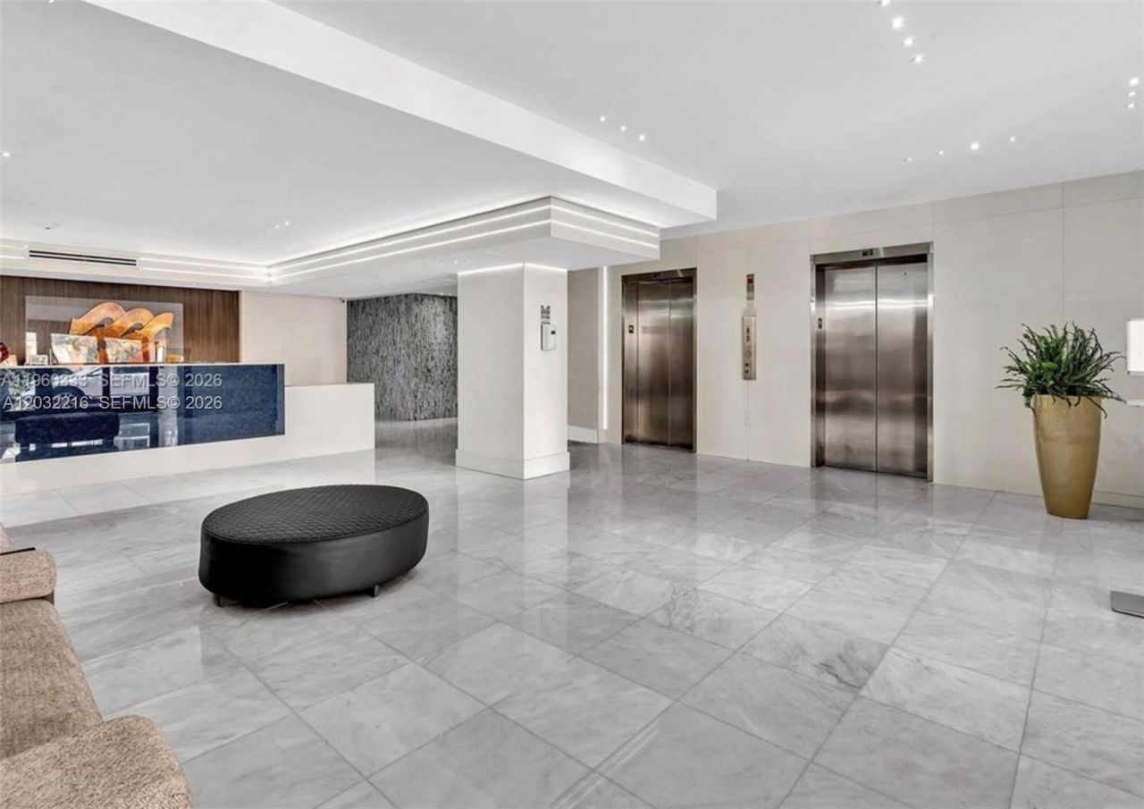 6423 Collins Ave , Unit 409, Miami Beach, FL 33141 Photo