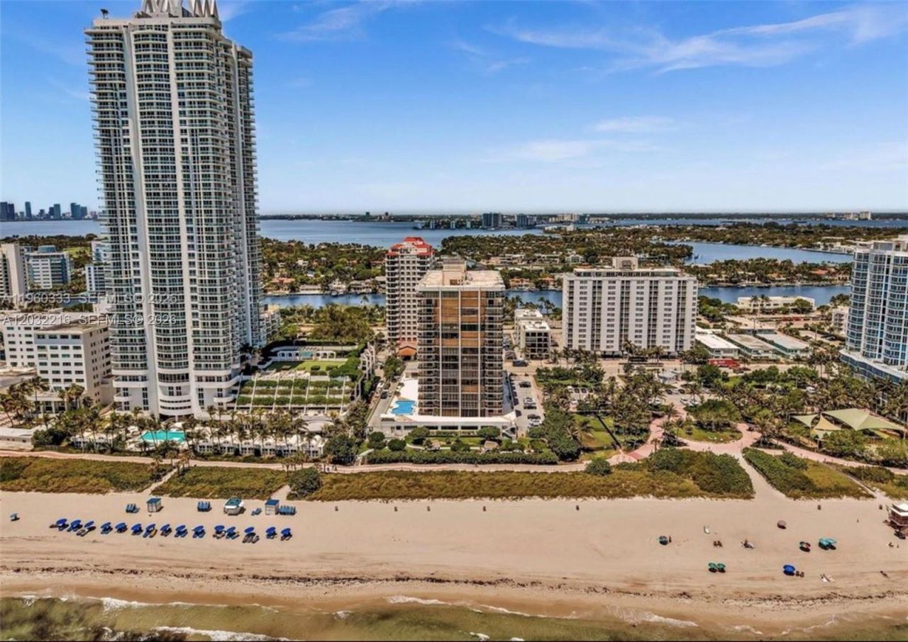 6423 Collins Ave , Unit 409, Miami Beach, FL 33141 Photo