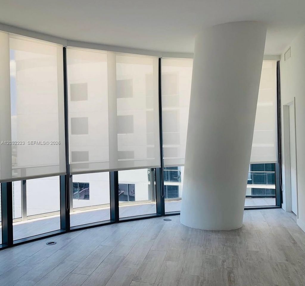 950 Brickell Bay Dr, Unit 701, Miami, FL 33131 Photo