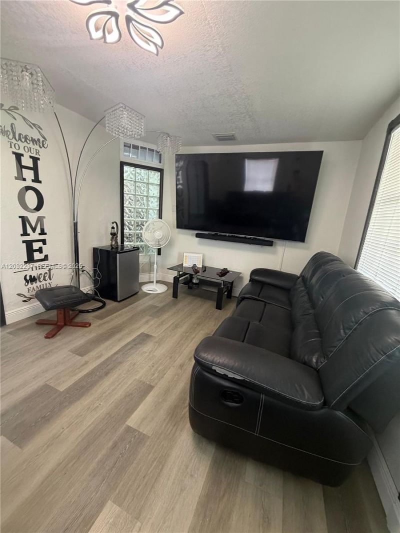10415 NW 30th Ct, Miami, FL 33147 Photo