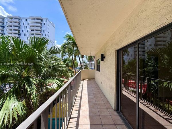 1250 Lincoln Rd , Unit 203, Miami Beach, FL 33139
