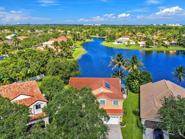 480 Cambridge Dr , Weston, FL 33326
