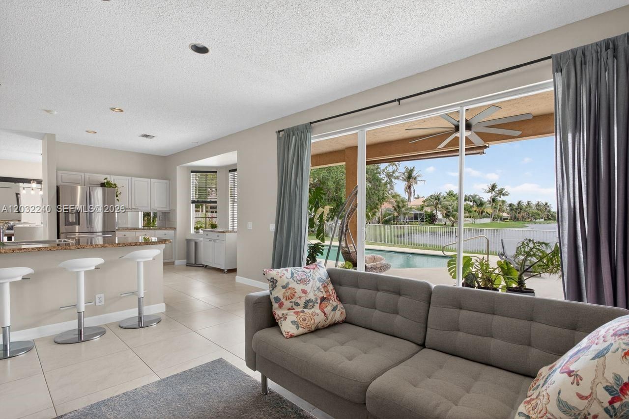 480 Cambridge Dr , Weston, FL 33326 Photo