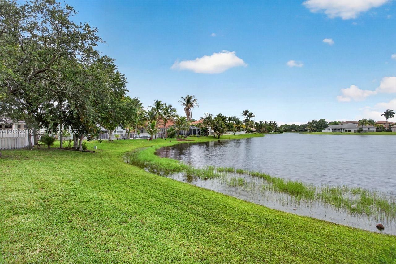 480 Cambridge Dr , Weston, FL 33326 Photo