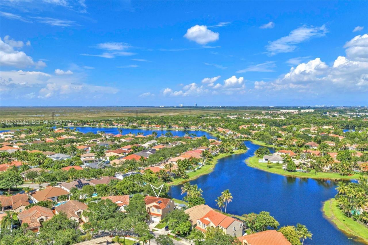 480 Cambridge Dr , Weston, FL 33326 Photo