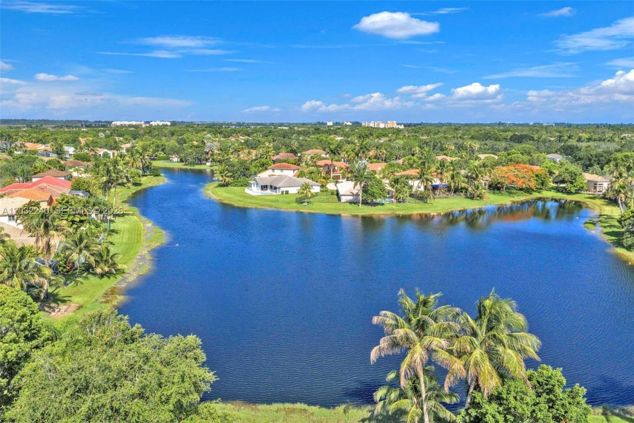 480 Cambridge Dr , Weston, FL 33326 Photo