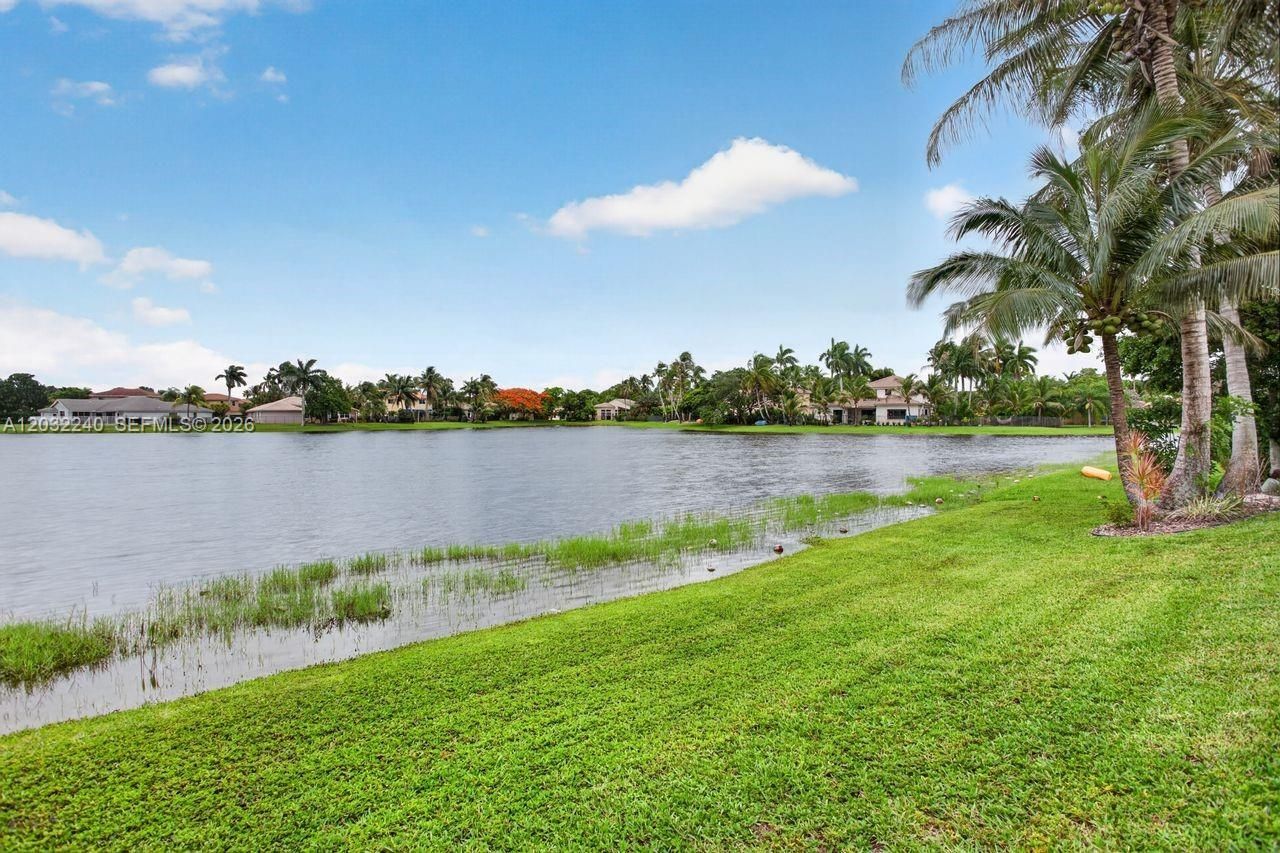 480 Cambridge Dr , Weston, FL 33326 Photo