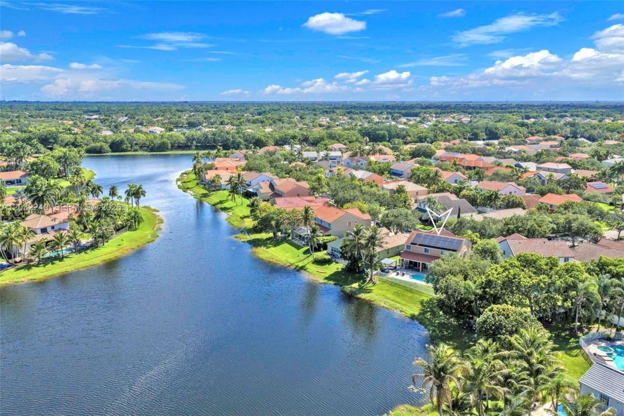480 Cambridge Dr , Weston, FL 33326 Photo