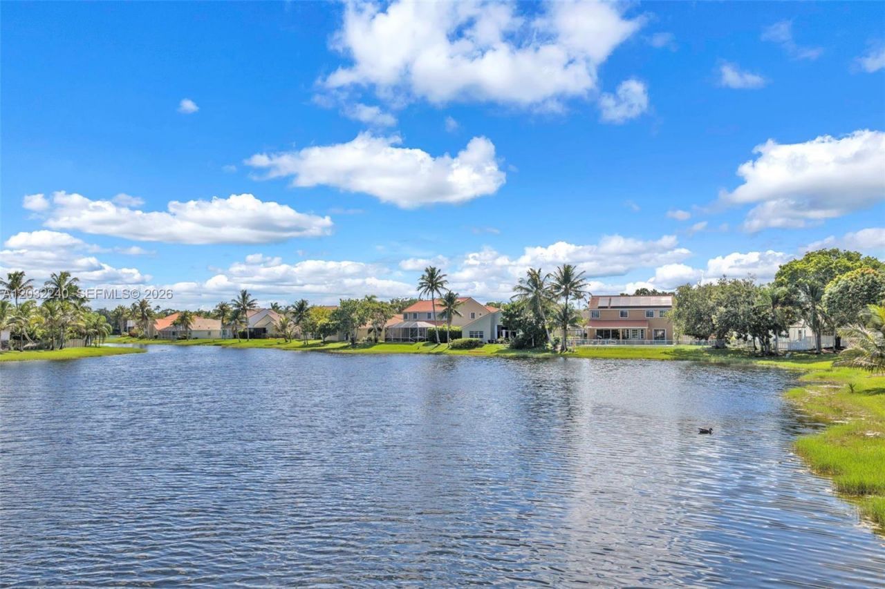 480 Cambridge Dr , Weston, FL 33326 Photo