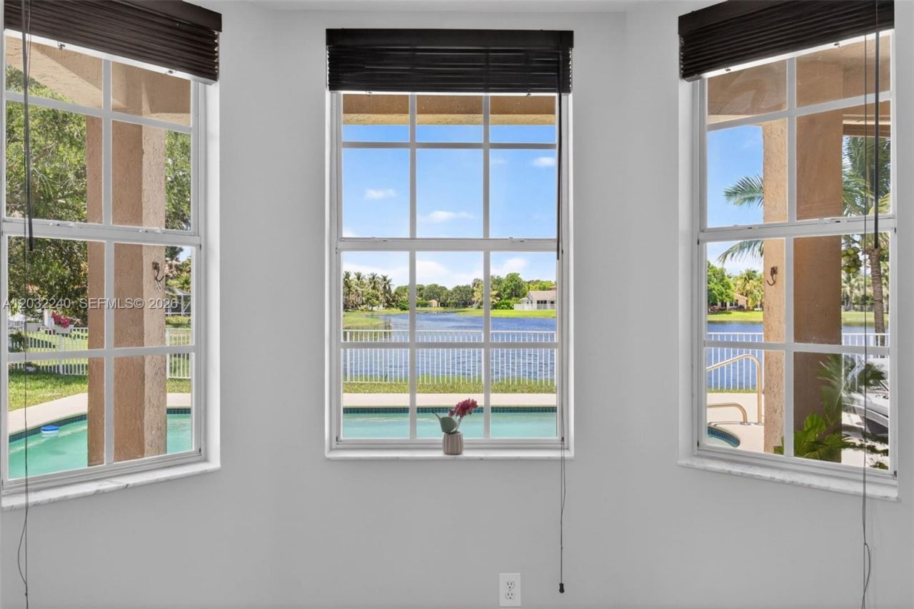 480 Cambridge Dr , Weston, FL 33326 Photo