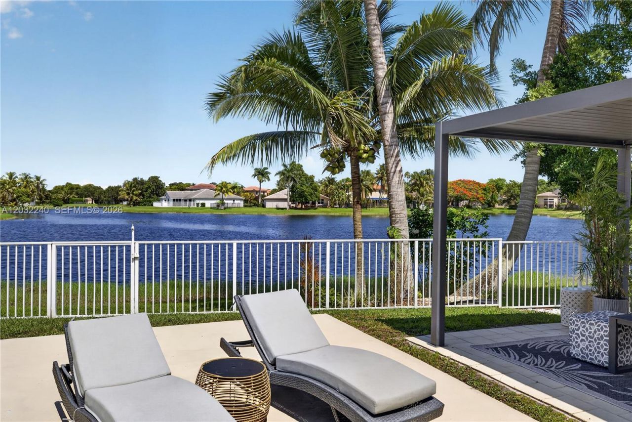 480 Cambridge Dr , Weston, FL 33326 Photo