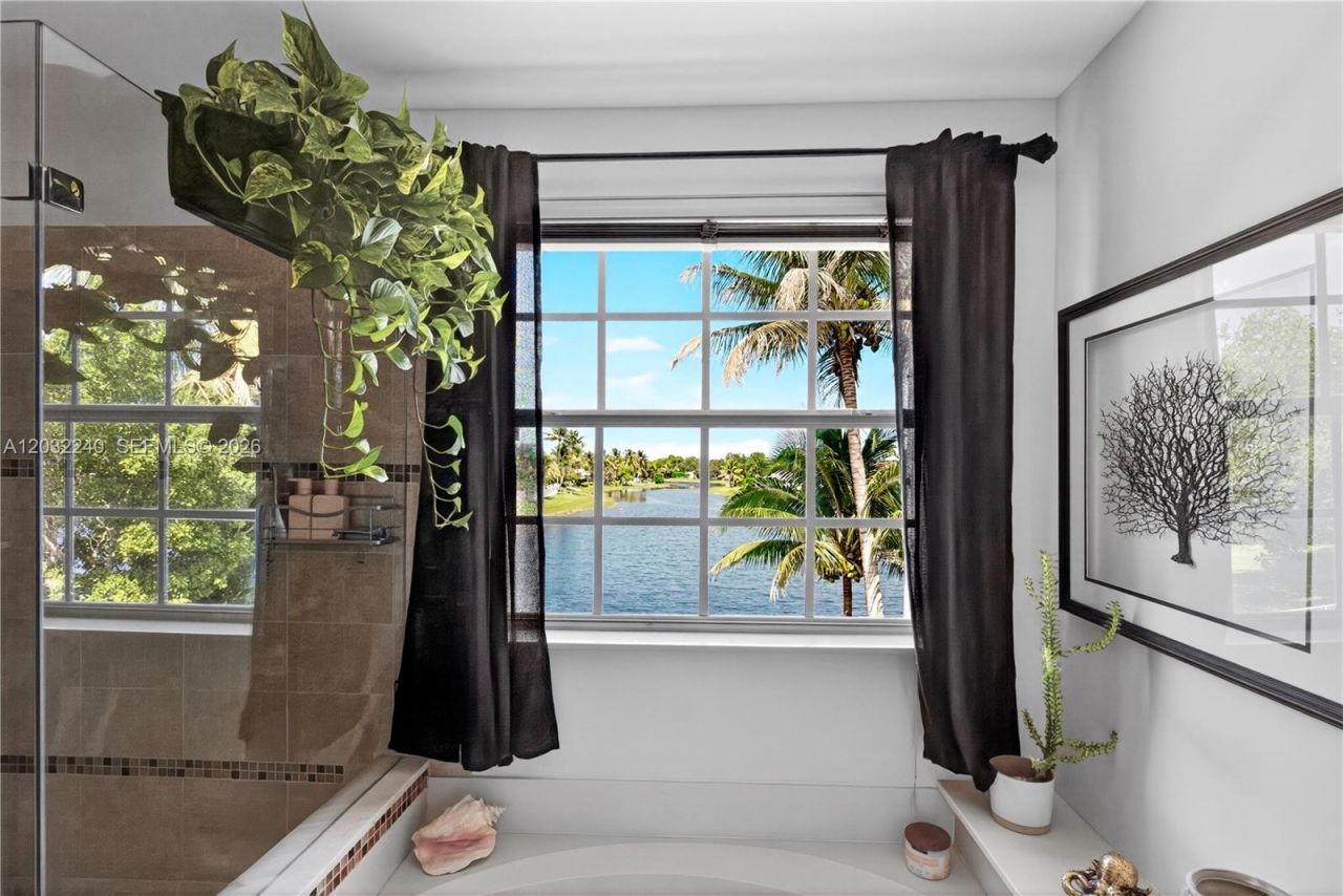 480 Cambridge Dr , Weston, FL 33326 Photo