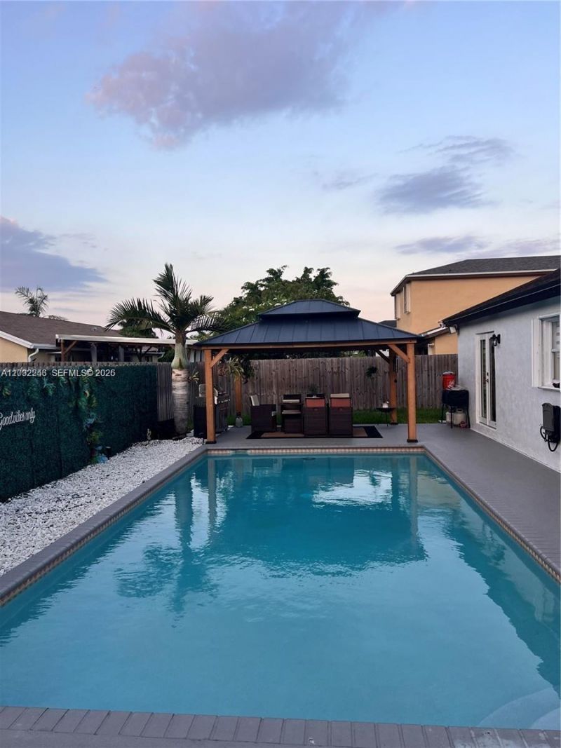 9571 NW 52nd St , Sunrise, FL 33351 Photo
