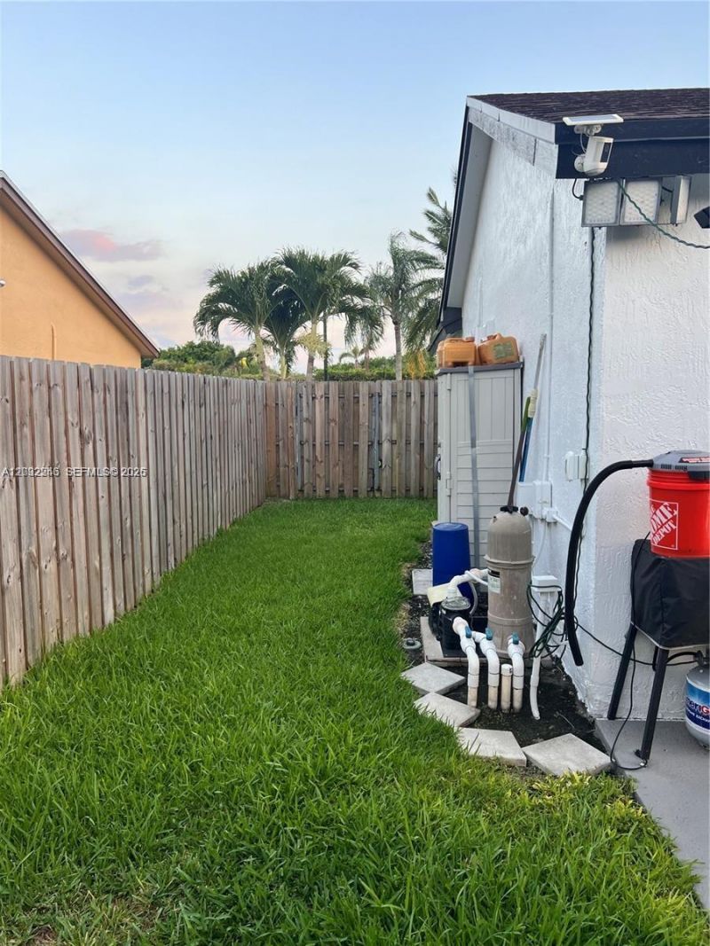 9571 NW 52nd St , Sunrise, FL 33351 Photo