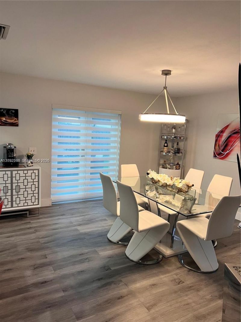 9571 NW 52nd St , Sunrise, FL 33351 Photo