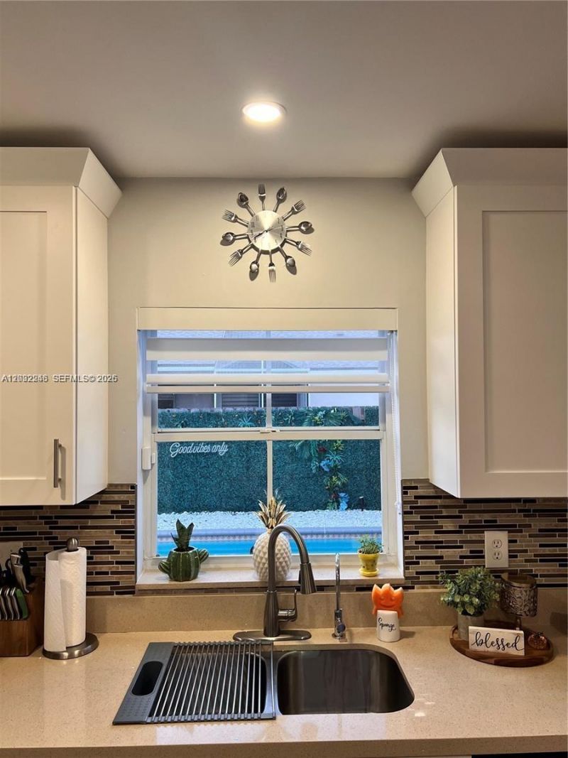 9571 NW 52nd St , Sunrise, FL 33351 Photo
