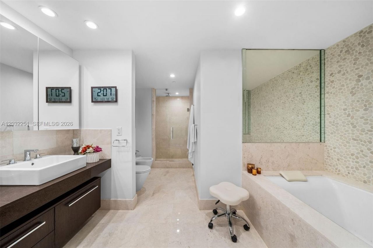 17121 Collins Ave , Unit 1802, Sunny Isles Beach, FL 33160 Photo