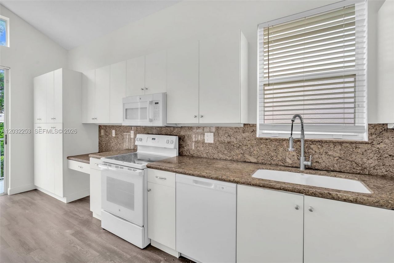 15961 NW 14th Rd , Pembroke Pines, FL 33028 Photo