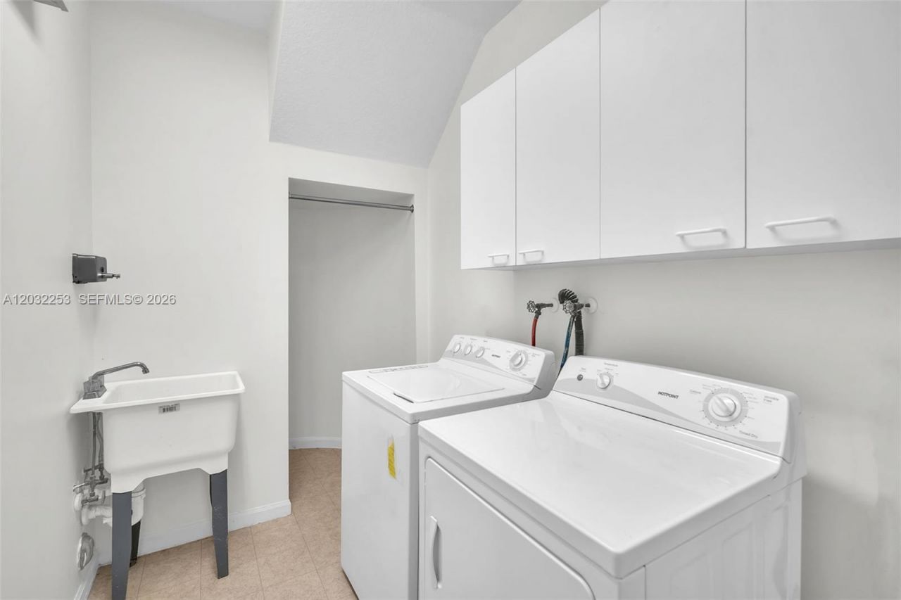 15961 NW 14th Rd , Pembroke Pines, FL 33028 Photo