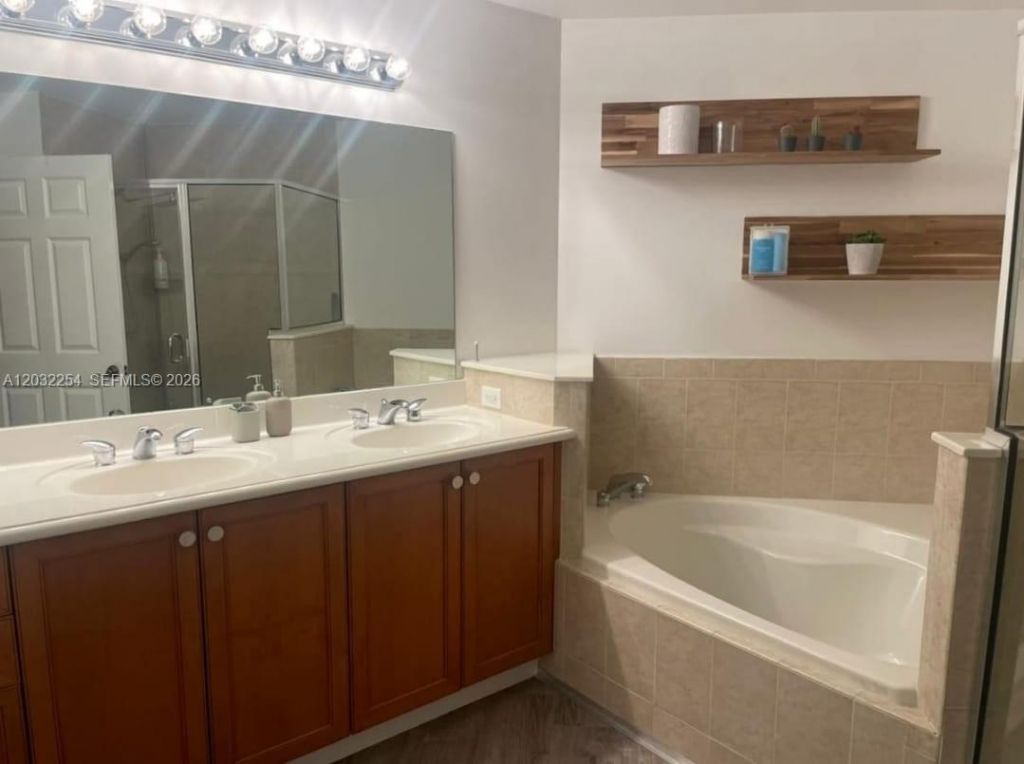 8390 SW 72nd Ave , Unit 312, Miami, FL 33143 Photo