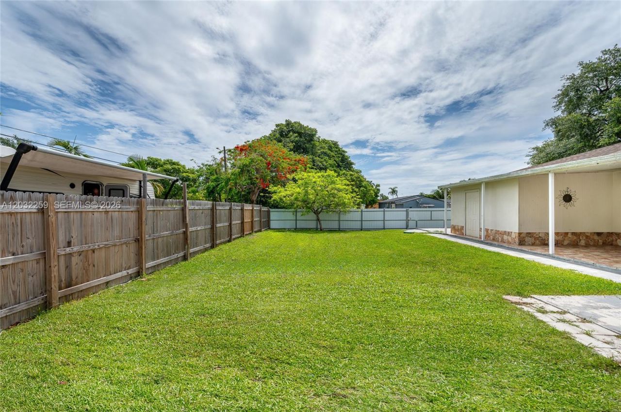1507 NW 100th St , Miami, FL 33147 Photo