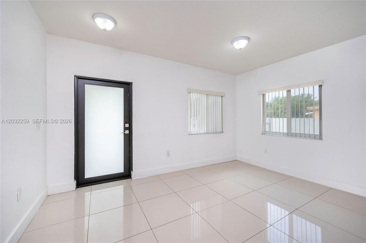1507 NW 100th St , Miami, FL 33147 Photo