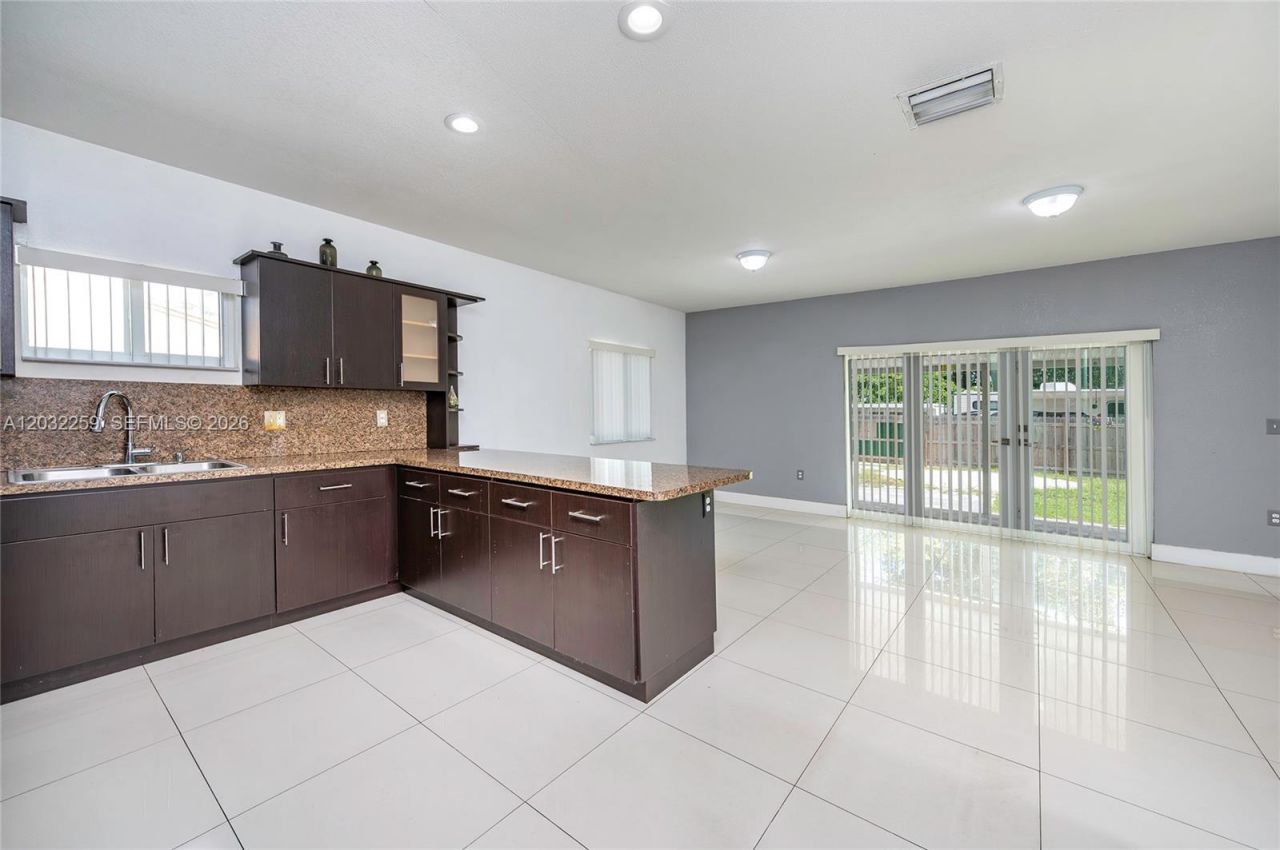 1507 NW 100th St , Miami, FL 33147 Photo