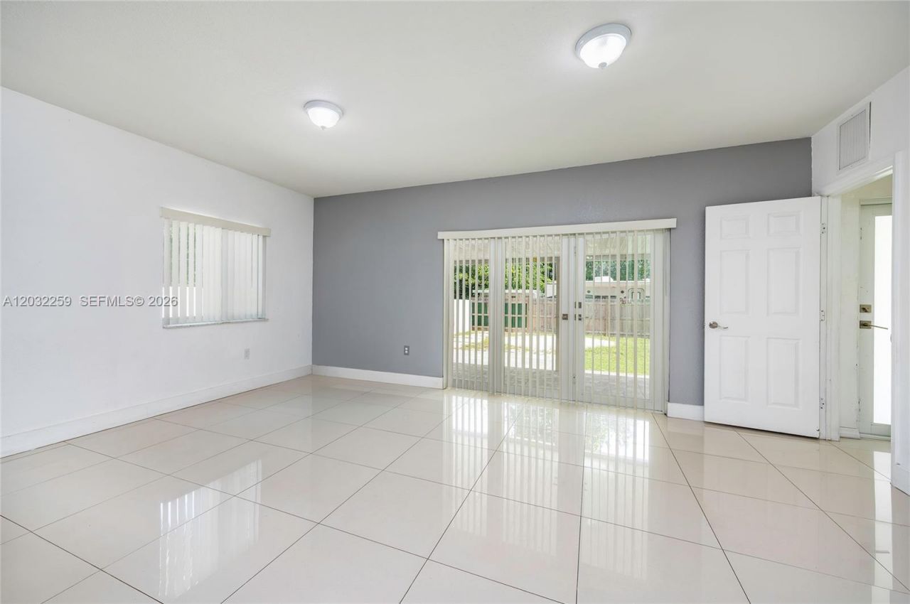 1507 NW 100th St , Miami, FL 33147 Photo