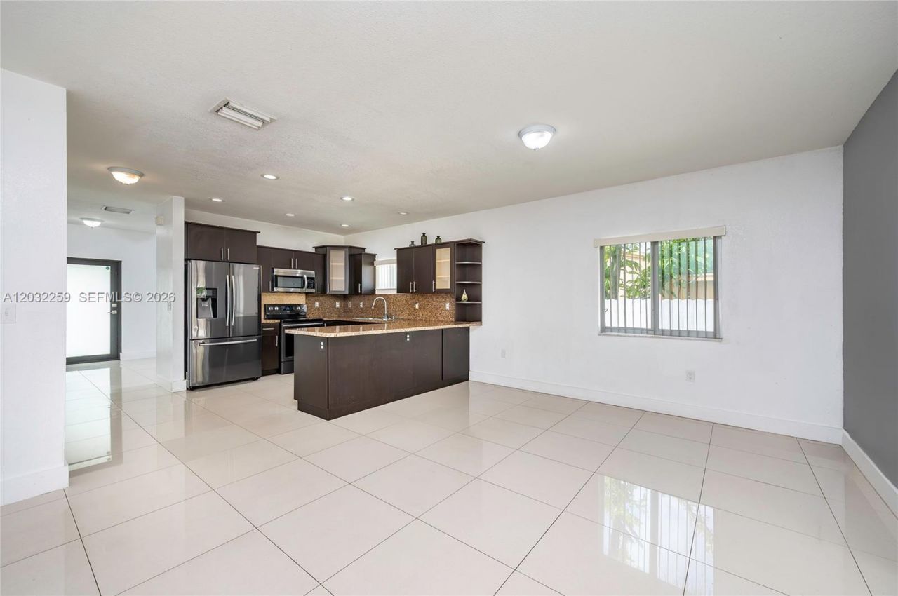 1507 NW 100th St , Miami, FL 33147 Photo
