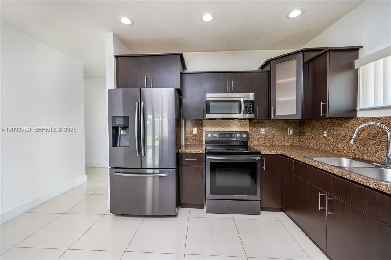 1507 NW 100th St , Miami, FL 33147 Photo