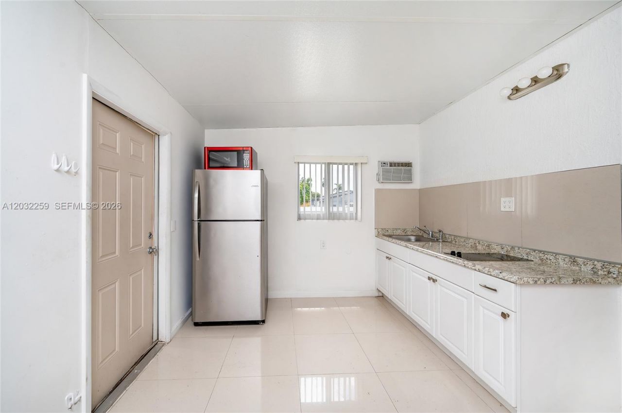 1507 NW 100th St , Miami, FL 33147 Photo