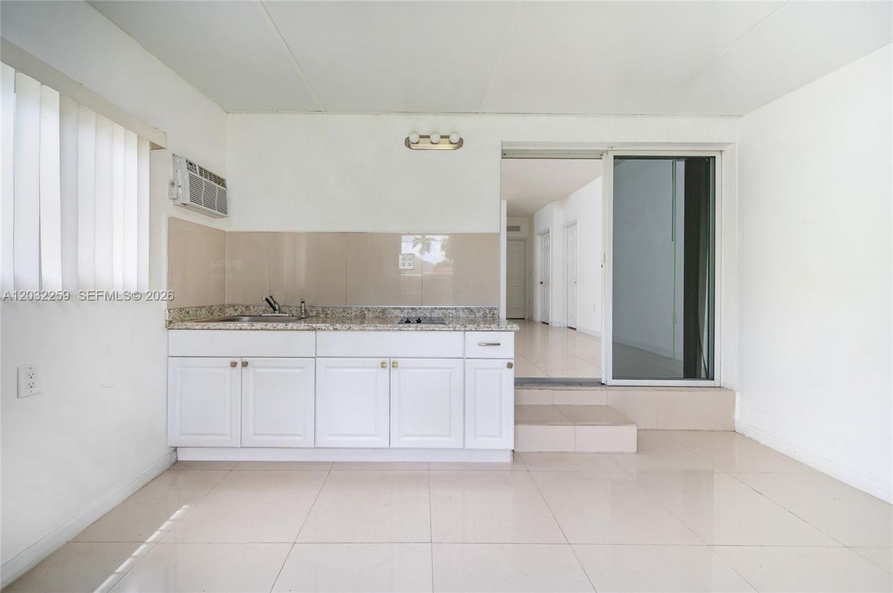 1507 NW 100th St , Miami, FL 33147 Photo
