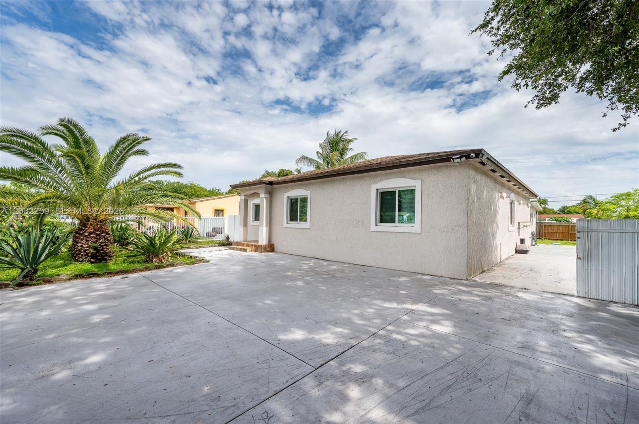 1507 NW 100th St , Miami, FL 33147 Photo