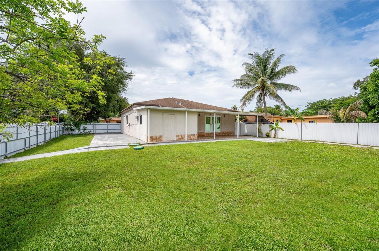 1507 NW 100th St , Miami, FL 33147 Photo