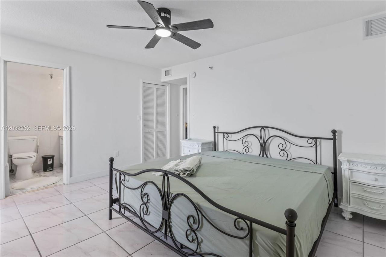 7933 E West Dr, Unit 1025, North Bay Village, FL 33141 Photo