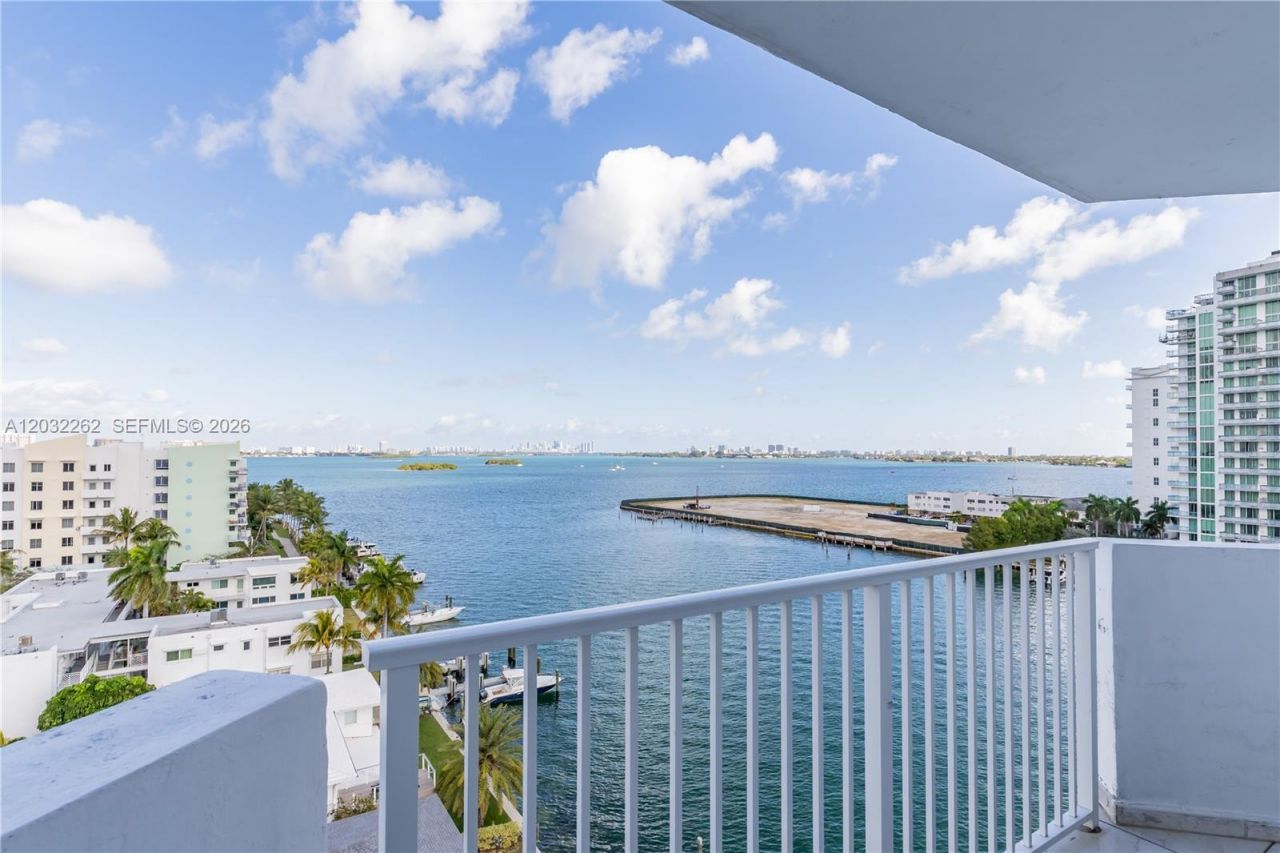 7933 E West Dr, Unit 1025, North Bay Village, FL 33141 Photo