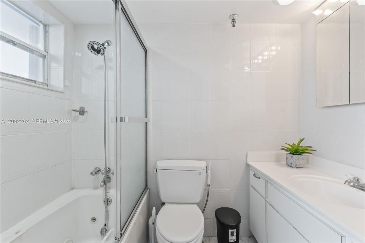 7933 E West Dr, Unit 1025, North Bay Village, FL 33141 Photo