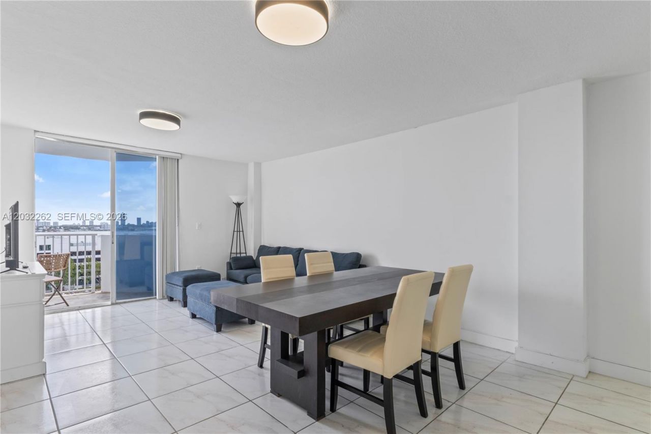 7933 E West Dr, Unit 1025, North Bay Village, FL 33141 Photo