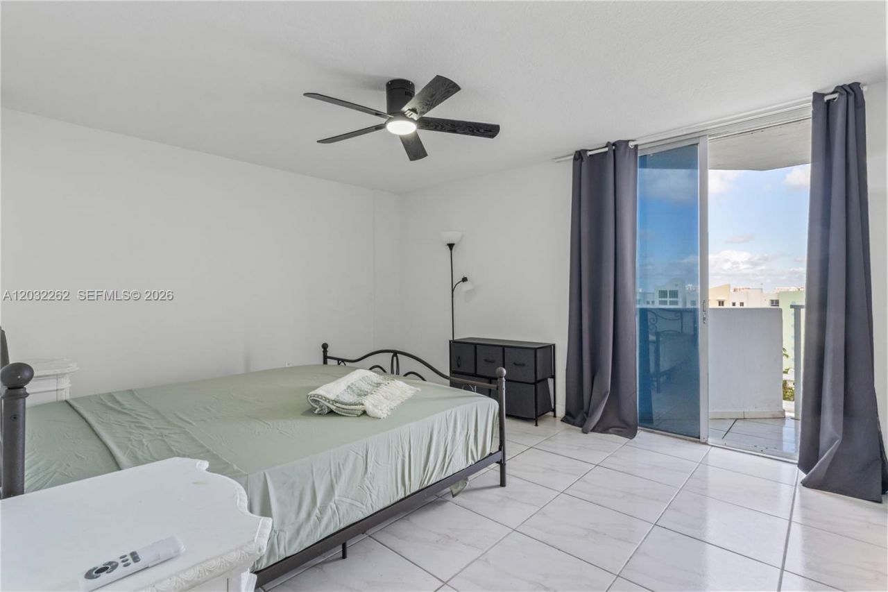 7933 E West Dr, Unit 1025, North Bay Village, FL 33141 Photo