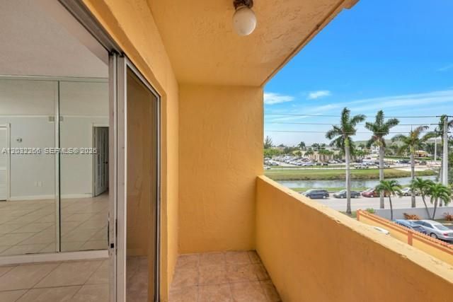 2735 W 52nd St, Unit 402, Hialeah, FL 33016 Photo