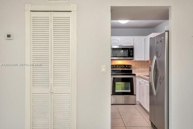 2735 W 52nd St, Unit 402, Hialeah, FL 33016 Photo